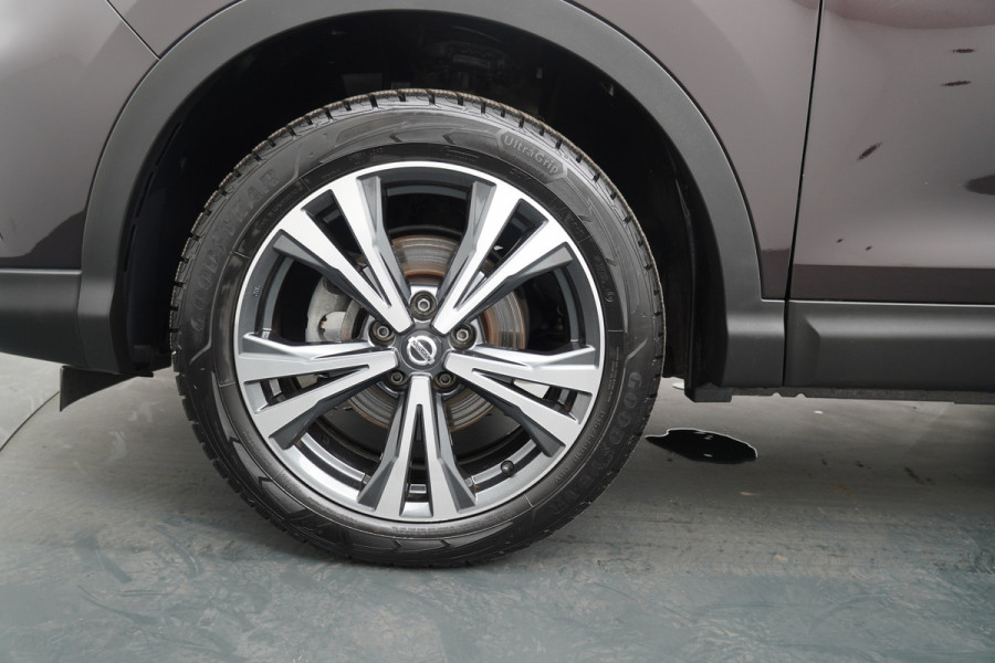 Nissan QASHQAI BWJ 2019 / 1.2 116PK N-Connecta | NWE APK / Pano dak / Clima / Navi / 18'' LMV / Privacy glass /