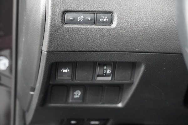 Nissan QASHQAI BWJ 2019 / 1.2 116PK N-Connecta | NWE APK / Pano dak / Clima / Navi / 18'' LMV / Privacy glass /