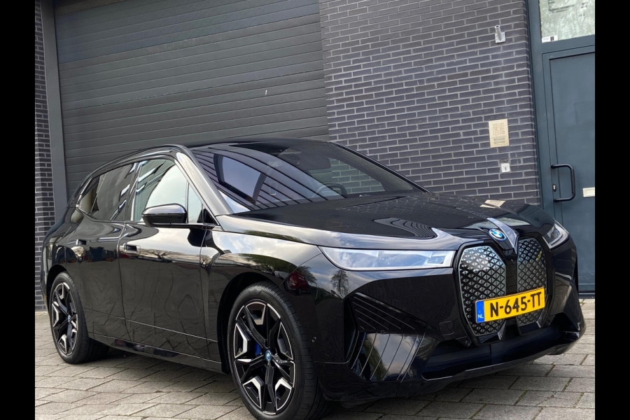 BMW iX XDrive40 M-SPORT/LASER/SKYLOUNGE/MASSAGE