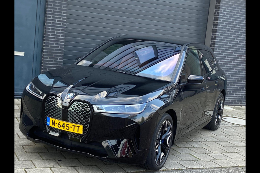 BMW iX XDrive40 M-SPORT/LASER/SKYLOUNGE/MASSAGE