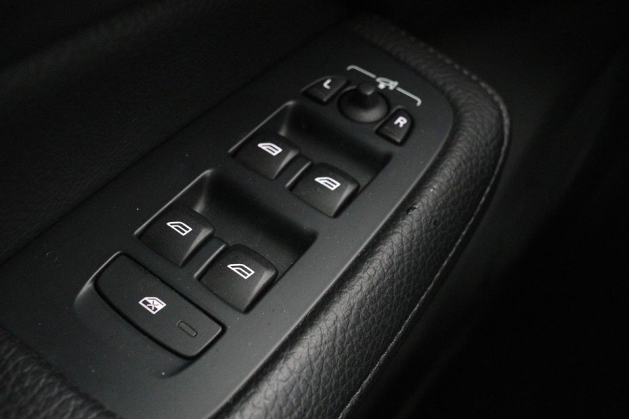 Volvo V60 2.0 T5 Inscription | Leder | Stoelverwarming | Carplay | Navigatie | Full LED | Climate control | PDC | Cruise control