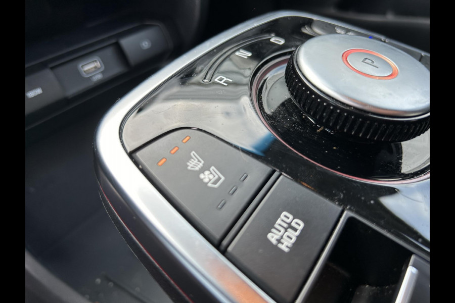 Kia e-Niro ExecutiveLine 64 kWh Automaat | Navi | Clima | Cruise | Camera | Stoelverkoeling & Verwarming | Elektrische Geheugenstoelen | Leder | PDC |