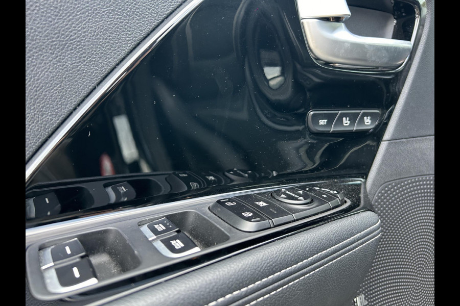 Kia e-Niro ExecutiveLine 64 kWh Automaat | Navi | Clima | Cruise | Camera | Stoelverkoeling & Verwarming | Elektrische Geheugenstoelen | Leder | PDC |