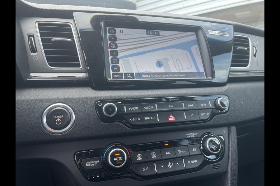 Kia e-Niro ExecutiveLine 64 kWh Automaat | Navi | Clima | Cruise | Camera | Stoelverkoeling & Verwarming | Elektrische Geheugenstoelen | Leder | PDC |