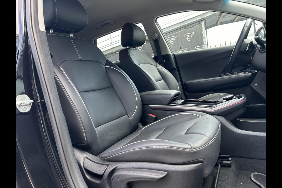 Kia e-Niro ExecutiveLine 64 kWh Automaat | Navi | Clima | Cruise | Camera | Stoelverkoeling & Verwarming | Elektrische Geheugenstoelen | Leder | PDC |