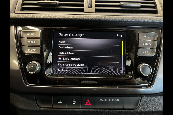 Škoda Fabia Combi 1.0 TSI Business Edition Navigatie Apple Carplay/Android Auto Cruise Control Lichtmetalen velgen Airco