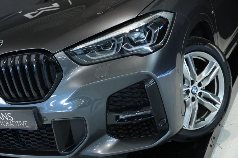 BMW X1 SDrive18i M Sport / PANODAK / CAMERA / LED / SFEERVERLICHTING / 18''