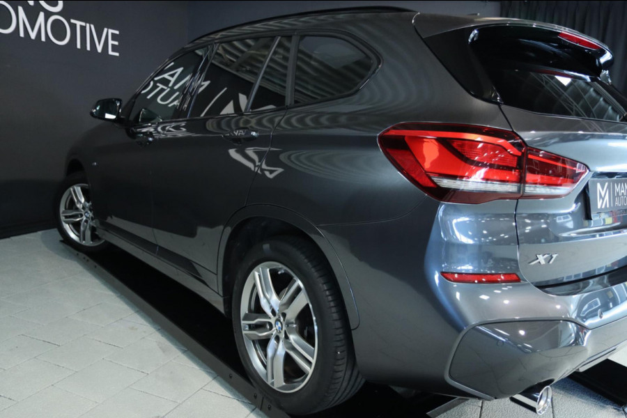 BMW X1 SDrive18i M Sport / PANODAK / CAMERA / LED / SFEERVERLICHTING / 18''