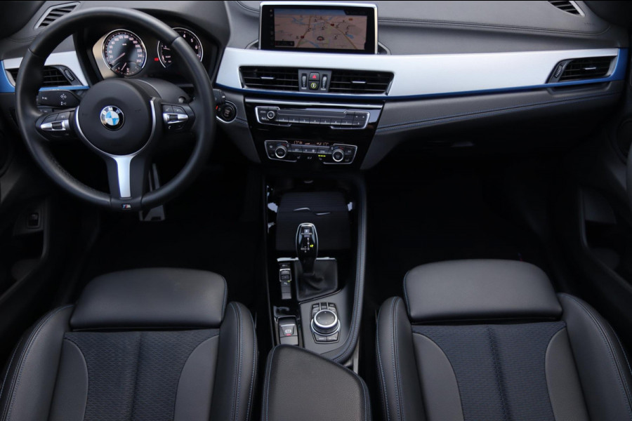 BMW X1 SDrive18i M Sport / PANODAK / CAMERA / LED / SFEERVERLICHTING / 18''