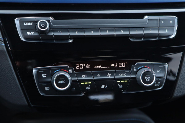 BMW X1 SDrive18i M Sport / PANODAK / CAMERA / LED / SFEERVERLICHTING / 18''