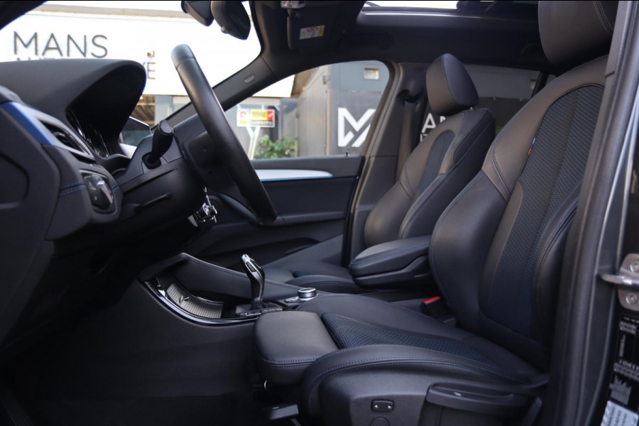 BMW X1 SDrive18i M Sport / PANODAK / CAMERA / LED / SFEERVERLICHTING / 18''