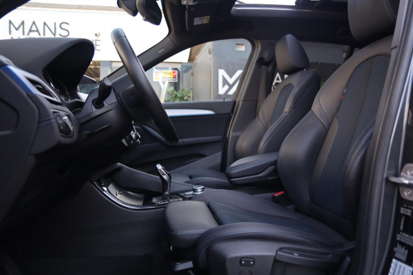 BMW X1 SDrive18i M Sport / PANODAK / CAMERA / LED / SFEERVERLICHTING / 18''