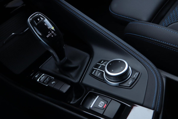 BMW X1 SDrive18i M Sport / PANODAK / CAMERA / LED / SFEERVERLICHTING / 18''