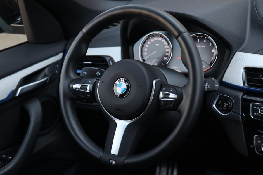 BMW X1 SDrive18i M Sport / PANODAK / CAMERA / LED / SFEERVERLICHTING / 18''