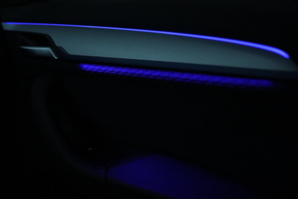 BMW X1 SDrive18i M Sport / PANODAK / CAMERA / LED / SFEERVERLICHTING / 18''