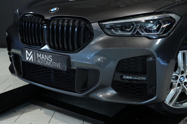 BMW X1 SDrive18i M Sport / PANODAK / CAMERA / LED / SFEERVERLICHTING / 18''