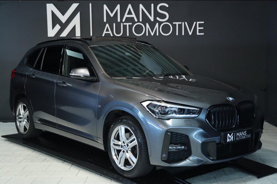 BMW X1 SDrive18i M Sport / PANODAK / CAMERA / LED / SFEERVERLICHTING / 18''