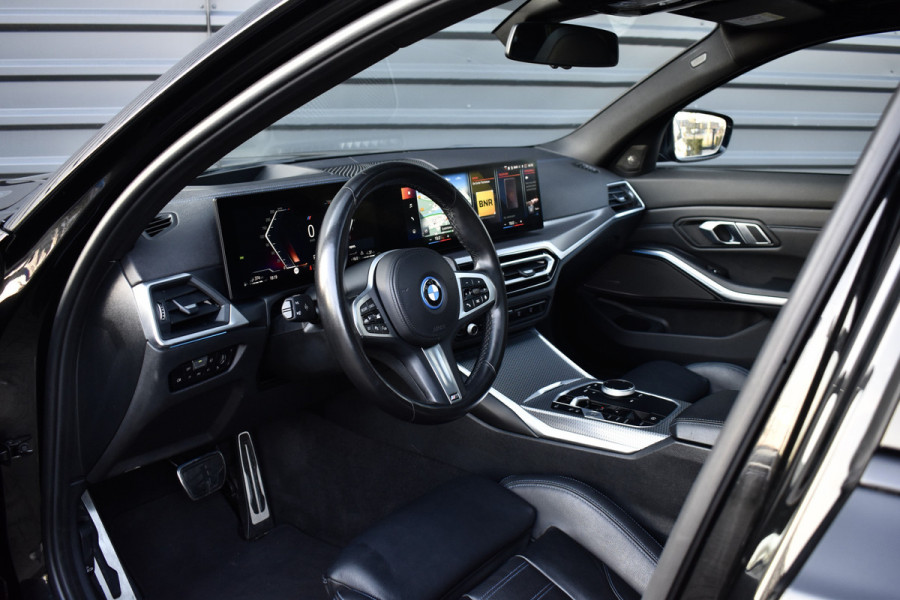 BMW 3 Serie Touring 330e M Sport Pro | Panoramadak | ACC | Harman/Kardon | M Seats | Comfort Access | Head-Up | Laser |