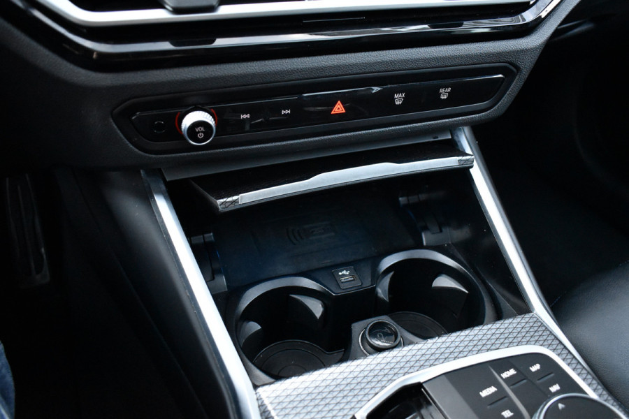 BMW 3 Serie Touring 330e M Sport Pro | Panoramadak | ACC | Harman/Kardon | M Seats | Comfort Access | Head-Up | Laser |