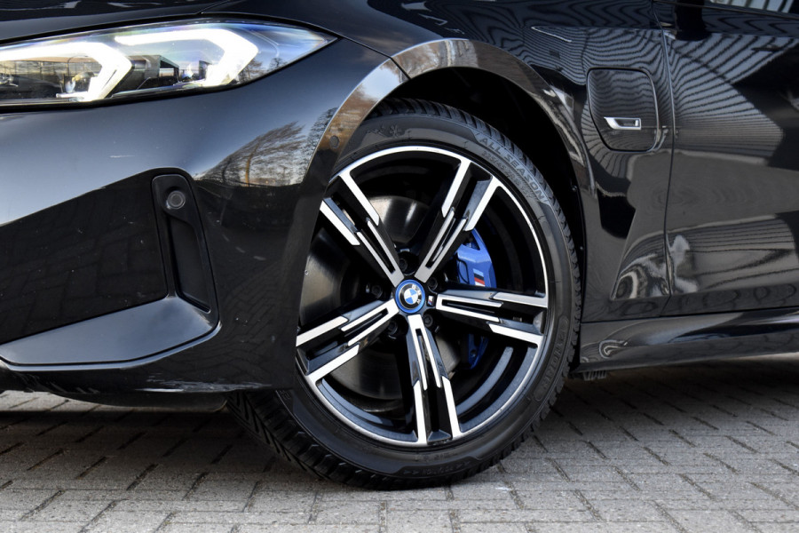 BMW 3 Serie Touring 330e M Sport Pro | Panoramadak | ACC | Harman/Kardon | M Seats | Comfort Access | Head-Up | Laser |