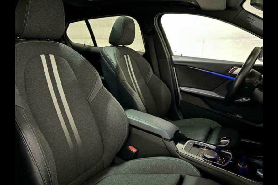 BMW 1-serie 118i Sportline Navi Cruise Carplay Sfeerver. NAP