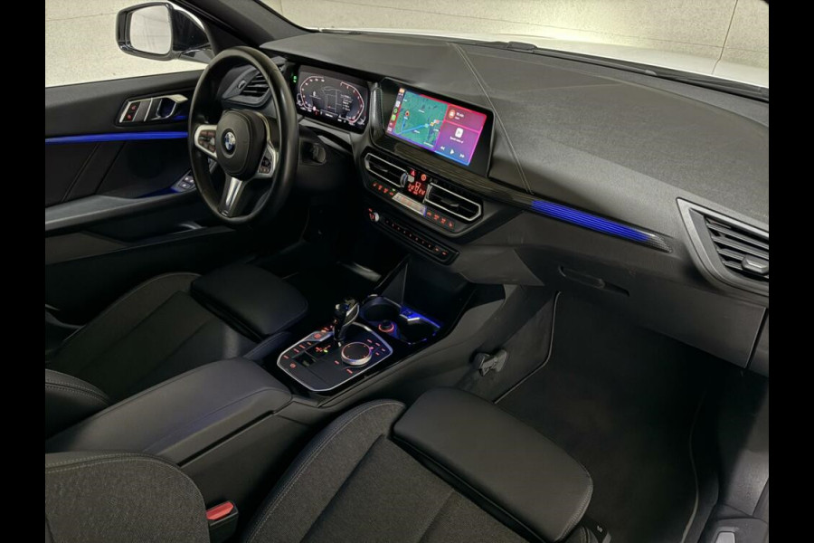 BMW 1-serie 118i Sportline Navi Cruise Carplay Sfeerver. NAP