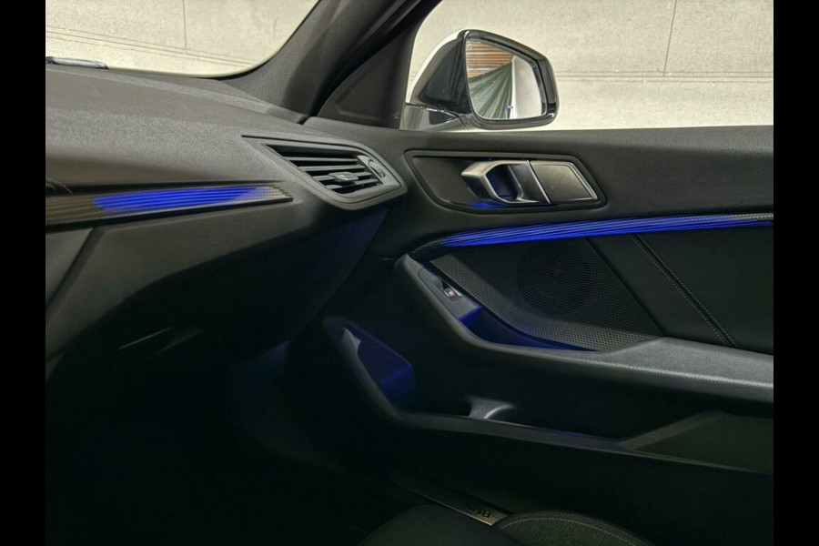 BMW 1-serie 118i Sportline Navi Cruise Carplay Sfeerver. NAP