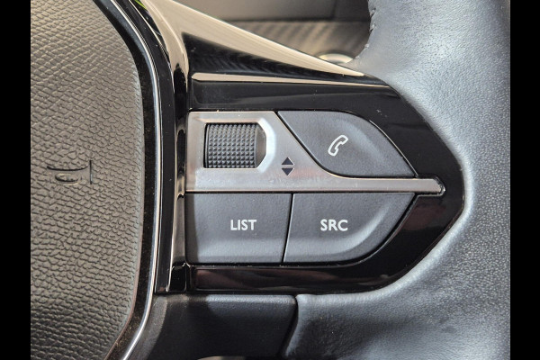 Peugeot e-2008 EV Active Pack 50 kWh | Navigatie | Parkeersensoren achter | Keyless start | Apple Carplay/Android Auto | All Season |