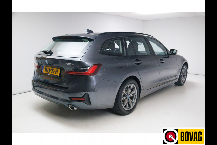BMW 3 Serie Touring 330e 292 PK Sportline Business Ed. Plus | Stoel & Stuurverw. | Adap. Cruise | Elec. klep PDC V+A, Apple Carplay / Android auto, Navigatie, Sfeerverlichting
