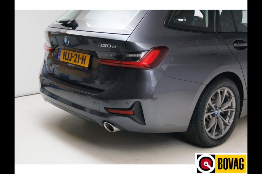 BMW 3 Serie Touring 330e 292 PK Sportline Business Ed. Plus | Stoel & Stuurverw. | Adap. Cruise | Elec. klep PDC V+A, Apple Carplay / Android auto, Navigatie, Sfeerverlichting