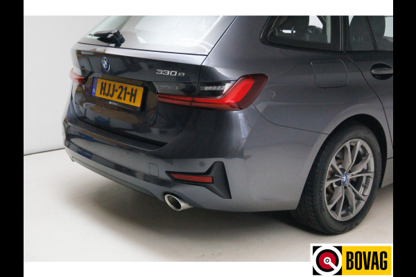 BMW 3 Serie Touring 330e 292 PK Sportline Business Ed. Plus | Stoel & Stuurverw. | Adap. Cruise | Elec. klep PDC V+A, Apple Carplay / Android auto, Navigatie, Sfeerverlichting