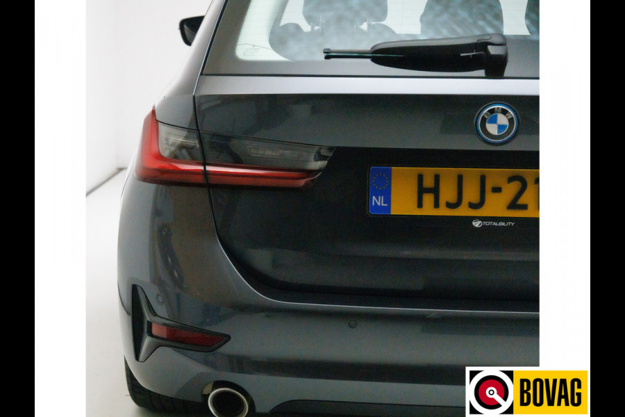 BMW 3 Serie Touring 330e 292 PK Sportline Business Ed. Plus | Stoel & Stuurverw. | Adap. Cruise | Elec. klep PDC V+A, Apple Carplay / Android auto, Navigatie, Sfeerverlichting