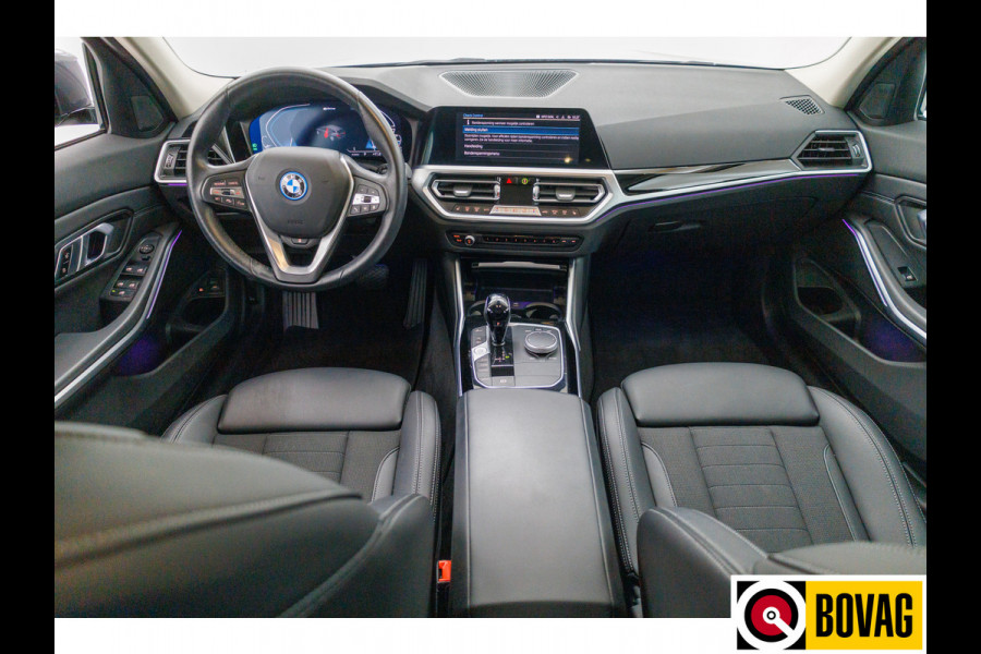 BMW 3 Serie Touring 330e 292 PK Sportline Business Ed. Plus | Stoel & Stuurverw. | Adap. Cruise | Elec. klep PDC V+A, Apple Carplay / Android auto, Navigatie, Sfeerverlichting