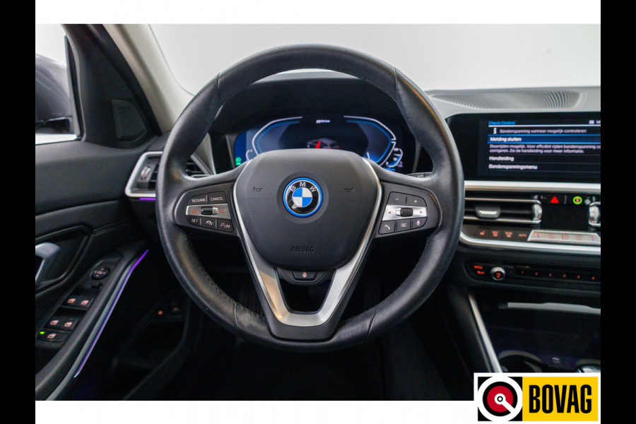 BMW 3 Serie Touring 330e 292 PK Sportline Business Ed. Plus | Stoel & Stuurverw. | Adap. Cruise | Elec. klep PDC V+A, Apple Carplay / Android auto, Navigatie, Sfeerverlichting