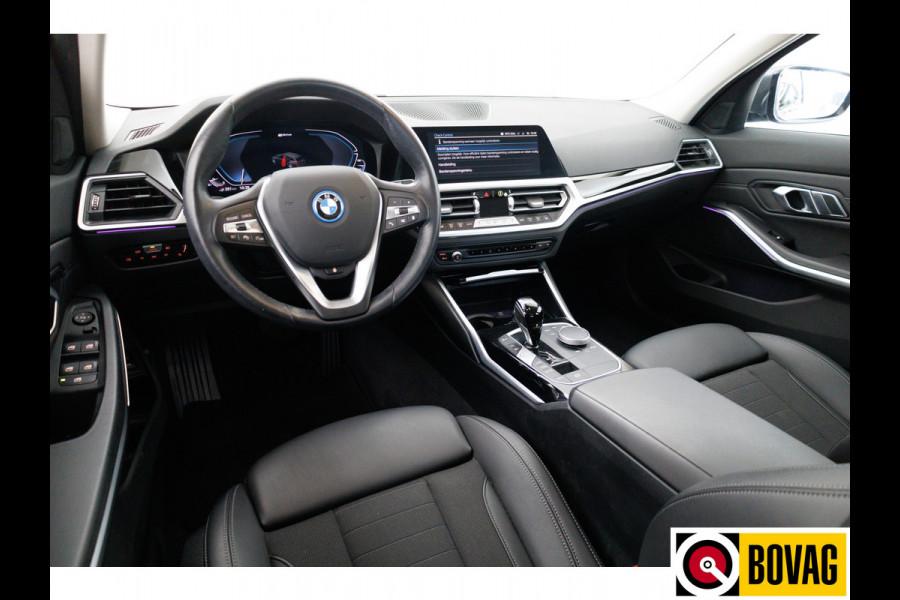 BMW 3 Serie Touring 330e 292 PK Sportline Business Ed. Plus | Stoel & Stuurverw. | Adap. Cruise | Elec. klep PDC V+A, Apple Carplay / Android auto, Navigatie, Sfeerverlichting