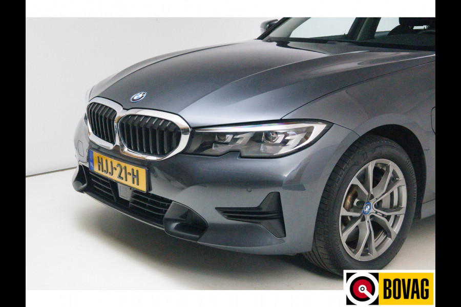 BMW 3 Serie Touring 330e 292 PK Sportline Business Ed. Plus | Stoel & Stuurverw. | Adap. Cruise | Elec. klep PDC V+A, Apple Carplay / Android auto, Navigatie, Sfeerverlichting
