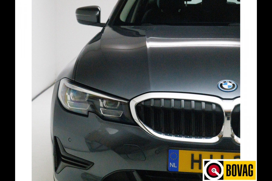 BMW 3 Serie Touring 330e 292 PK Sportline Business Ed. Plus | Stoel & Stuurverw. | Adap. Cruise | Elec. klep PDC V+A, Apple Carplay / Android auto, Navigatie, Sfeerverlichting