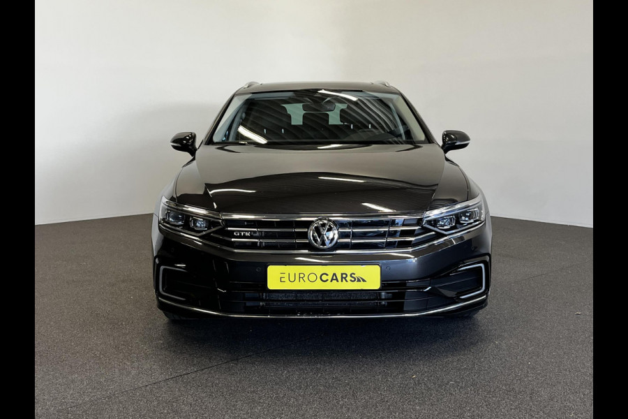 Volkswagen Passat Variant 1.4 TSI PHEV GTE Elegance Panoramadak Trekhaak Navigatie Apple Carplay/Android Auto Camera Parkeersensoren Stoelverwarming Virtual Cockpit Climate Control