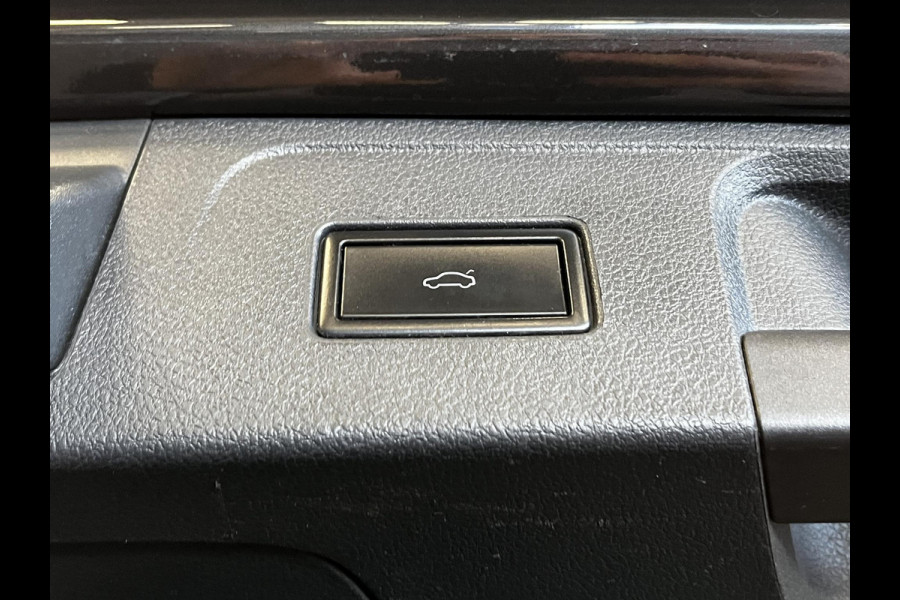 Volkswagen Passat Variant 1.4 TSI PHEV GTE Elegance Panoramadak Trekhaak Navigatie Apple Carplay/Android Auto Camera Parkeersensoren Stoelverwarming Virtual Cockpit Climate Control