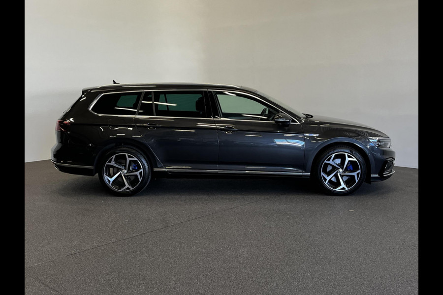 Volkswagen Passat Variant 1.4 TSI PHEV GTE Elegance Panoramadak Trekhaak Navigatie Apple Carplay/Android Auto Camera Parkeersensoren Stoelverwarming Virtual Cockpit Climate Control