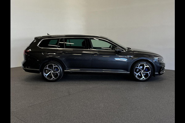 Volkswagen Passat Variant 1.4 TSI PHEV GTE Elegance Panoramadak Trekhaak Navigatie Apple Carplay/Android Auto Camera Parkeersensoren Stoelverwarming Virtual Cockpit Climate Control