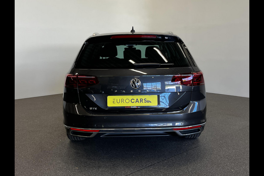 Volkswagen Passat Variant 1.4 TSI PHEV GTE Elegance Panoramadak Trekhaak Navigatie Apple Carplay/Android Auto Camera Parkeersensoren Stoelverwarming Virtual Cockpit Climate Control