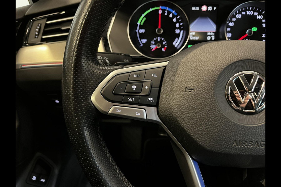Volkswagen Passat Variant 1.4 TSI PHEV GTE Elegance Panoramadak Trekhaak Navigatie Apple Carplay/Android Auto Camera Parkeersensoren Stoelverwarming Virtual Cockpit Climate Control