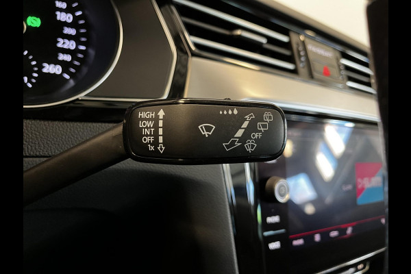 Volkswagen Passat Variant 1.4 TSI PHEV GTE Elegance Panoramadak Trekhaak Navigatie Apple Carplay/Android Auto Camera Parkeersensoren Stoelverwarming Virtual Cockpit Climate Control