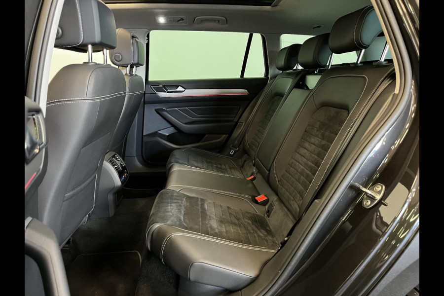 Volkswagen Passat Variant 1.4 TSI PHEV GTE Elegance Panoramadak Trekhaak Navigatie Apple Carplay/Android Auto Camera Parkeersensoren Stoelverwarming Virtual Cockpit Climate Control