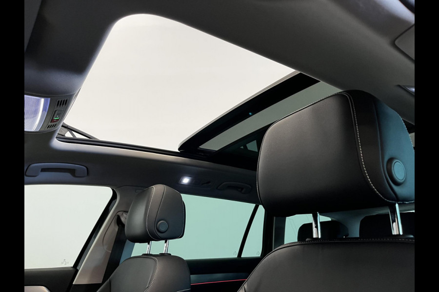Volkswagen Passat Variant 1.4 TSI PHEV GTE Elegance Panoramadak Trekhaak Navigatie Apple Carplay/Android Auto Camera Parkeersensoren Stoelverwarming Virtual Cockpit Climate Control