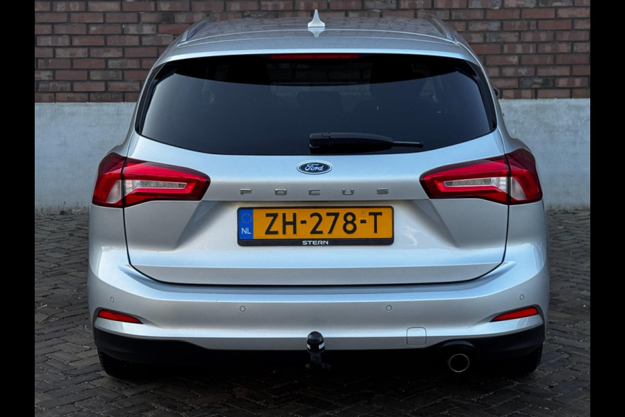 Ford FOCUS Wagon 1.5 Titanium / 150 PK / Trekhaak / Navigatie / Climate Control / PDC voor + Achter / NED-Focus