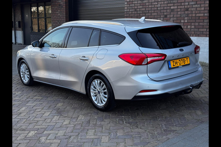 Ford FOCUS Wagon 1.5 Titanium / 150 PK / Trekhaak / Navigatie / Climate Control / PDC voor + Achter / NED-Focus