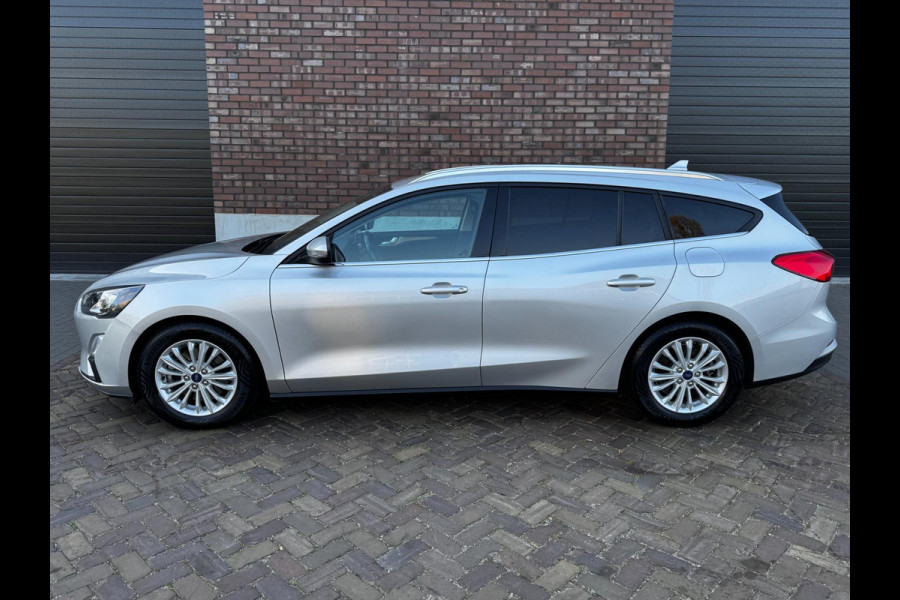 Ford FOCUS Wagon 1.5 Titanium / 150 PK / Trekhaak / Navigatie / Climate Control / PDC voor + Achter / NED-Focus