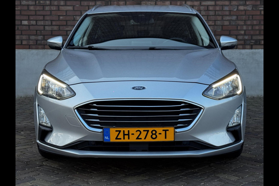 Ford FOCUS Wagon 1.5 Titanium / 150 PK / Trekhaak / Navigatie / Climate Control / PDC voor + Achter / NED-Focus